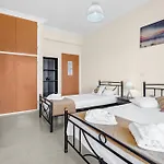 Tasoula One Bedroom Sea View アパート ニキアナ