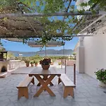 Tasoula One Bedroom Sea View Nikiana
